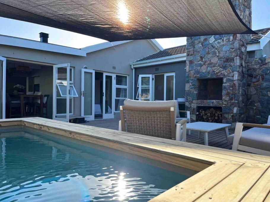 Amazing Brand New Holiday Home With Pool! Hermanus Exterior photo